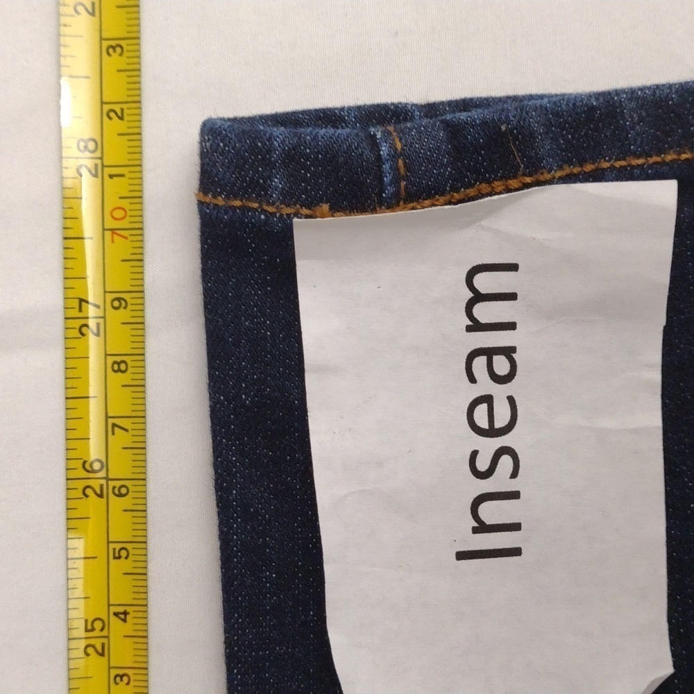 EUC Old Navy Skinny Jeans size 18 Regular - Picture 15 of 15